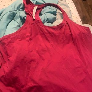 A maroon lululemon tank